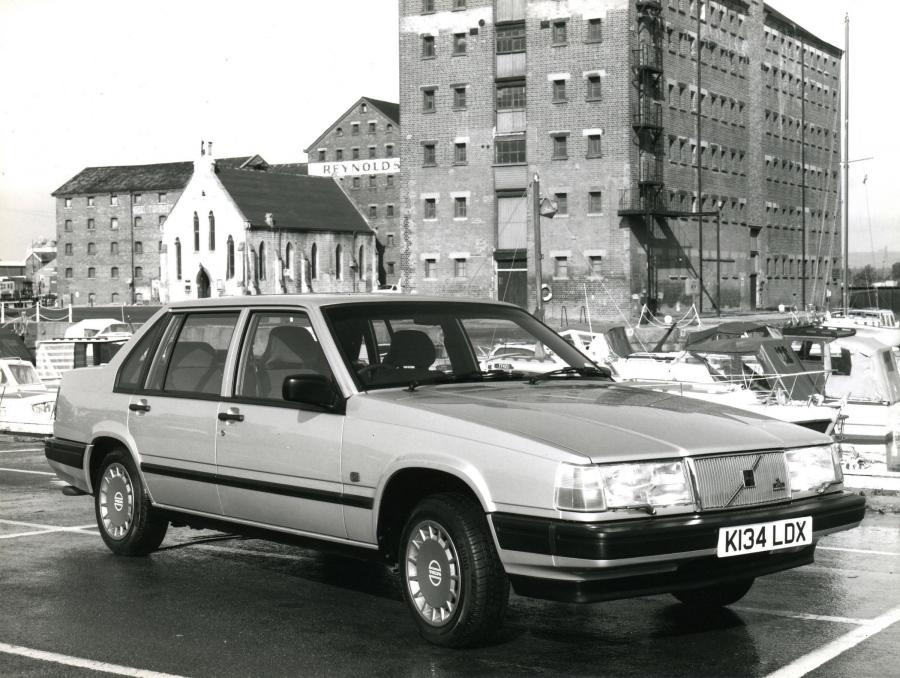 Volvo 940 (UK) '1990